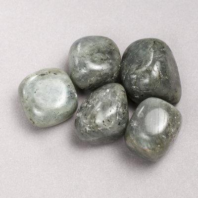 Сувенірне натуральне каміння Лабрадор, діаметр 22х20мм+- (фасування 100г.)