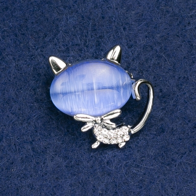 Брошка Котик котяче око синього кольору з білими стразами, срібний метал 24х23мм