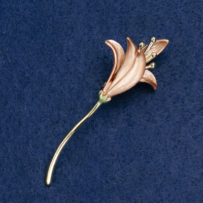 Брошка Квітка, коричнева емаль, золотистий метал 68х28мм