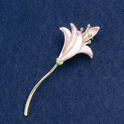 Брошка Квітка, рожева емаль, золотистий метал 68х28мм