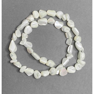 Намистини Перламутр галтівка, діаметр 8х6мм+-, довжина 41см+- на волосіні