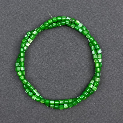 Намистини тонований Перламутр зелений циліндр, діаметр 3,5х3,5мм+-, довжина 40см+- на волосіні