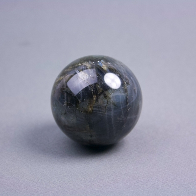 Сувенірна куля натуральний камінь Лабрадор, діаметр  від 50мм+- (ціна за 100г.) вага від 200 г.