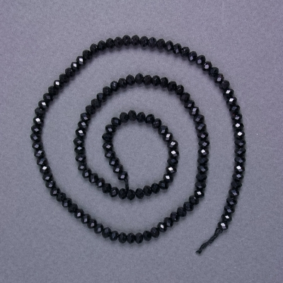 Намистини 
Турмалін чорний натуральний камінь гранований рондель, діаметр 4х3 мм+- на нитці, довжина 39см+-