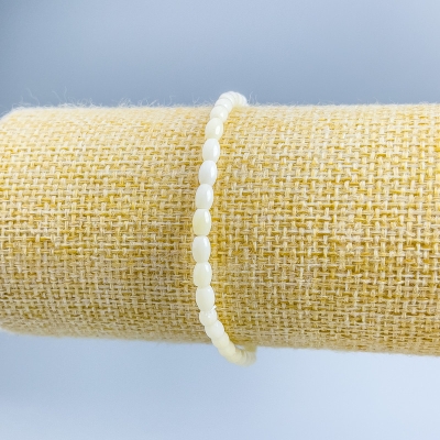 Браслет Перламутр зерна, діаметр 3,5х5мм+-, довжина 18см (стрейч)
