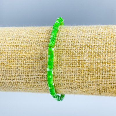 Браслет Перламутр тонований зелений шайба, діаметр 4х2мм+-, довжина 18см (стрейч)