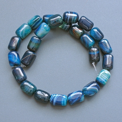 Намистини Агат синій натуральний камінь брусок, діаметр 11х15мм+-, довжина 38см+- на волосіні