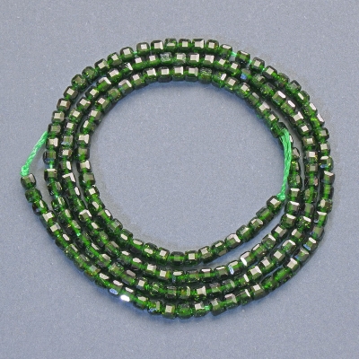 Намистини Авантюрин Зелений (синтетичний) гранований кубик, діаметр 2мм+-, довжина 38см+- на нитці