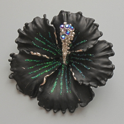 Брошка кулон Квітка Петунія чорна матова емаль, сині стрази, зелені блискітки, сріблястий метал 51х51мм