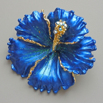 Брошка кулон Квітка Петунія синя матова емаль, сині стрази, зелені блискіткі, золотистий метал 51х51мм