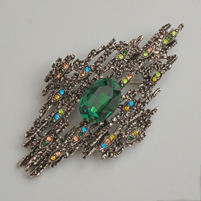Брошка кулон Акцент зелений кристал, різнокольорові стрази, темно-сріблястий метал 44х81мм