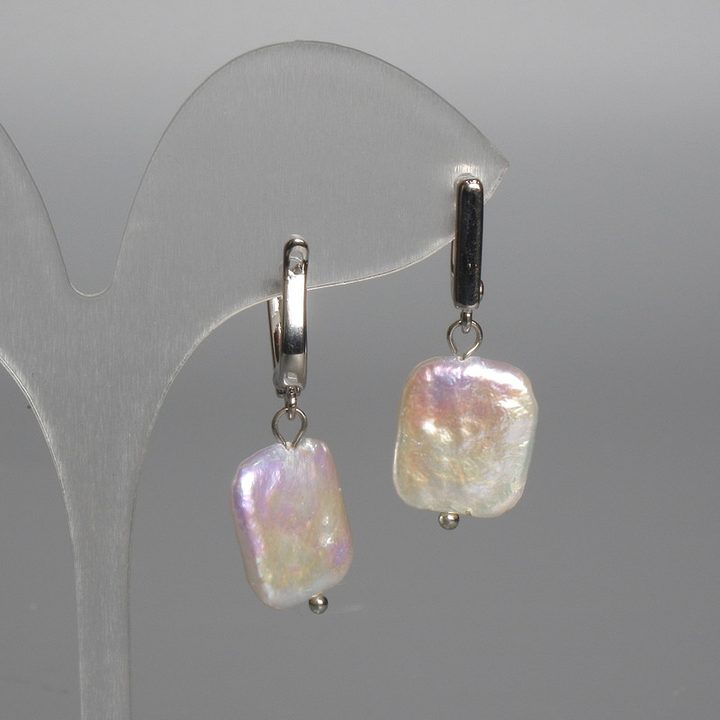 Baroque Earrings with Pearl with Petroline Hue, 13x15 mm diameter + -, length 33 mm + - lobster clasp