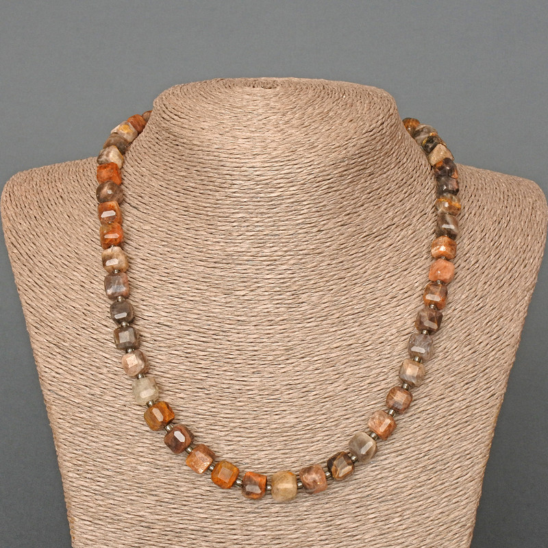 Necklace Sun Stone Natural Heliodolite Faceted Cube, 8mm diameter, 50cm length +/- with seed beads