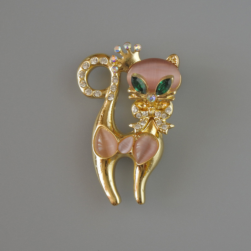 Brooch-Pendant Cat Pink Cat's Eye, green crystals, pink and white rhinestones, golden metal 28x43mm