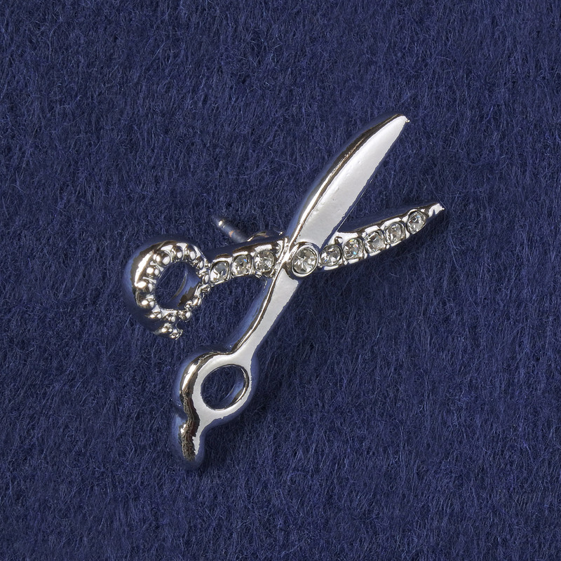 Brooch 'Scissors' with White Rhinestones, Silver Metal 31×21mm+