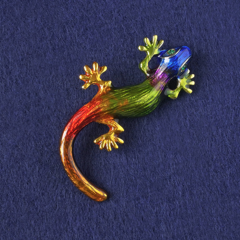 Lizard Emerald Enamel Brooch Pendant, green crystals, gold-tone metal 56x28mm+