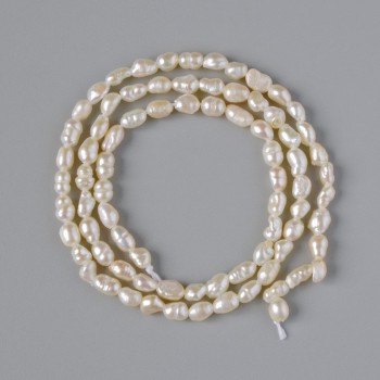 Freshwater Pearls Beads, diameter 3×4 mm ±, length 33 cm ± on a thread