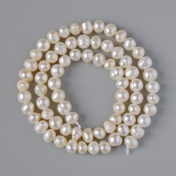 Freshwater Pearls Beads, diameter 5–5.5 mm, length 35 cm on a thread