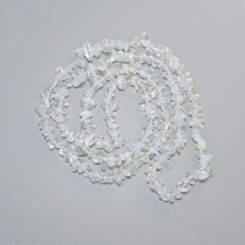 Moonstone Beads chip (synthetic), diameter 6-11×2-4mm +-, length 80cm+- on fishing line
