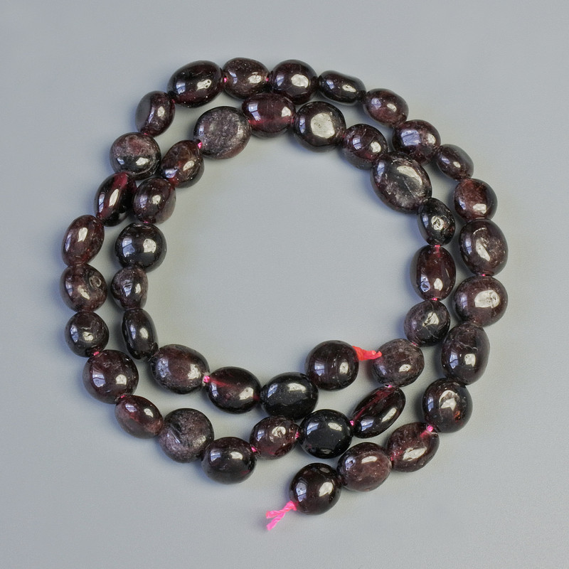 Garnet Beads natural stone faceted, diameter 8x9mm, length 39cm on thread