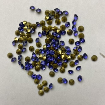 Blue rhinestones, stones color blue, diameter 3 (+ -) mm pack / 4g (+ -)