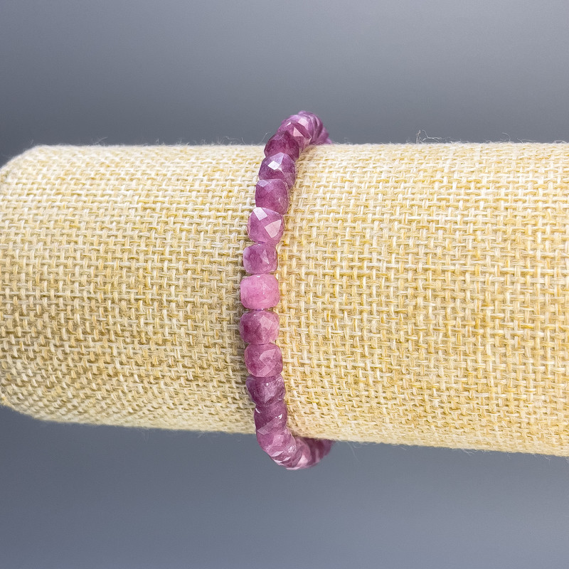 Bracelet Garnet Tourmaline? Wait: Correction needed