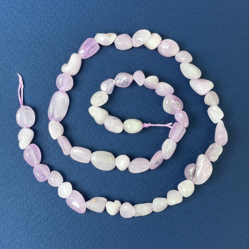 Kunzite Beads Briolette 6-12×5-7 mm on thread, 39 cm+ length