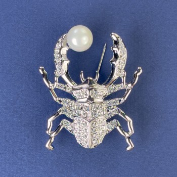 Brooch - Scarab with white crystals and pearl, silver metal 40x33mm+