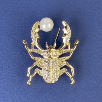 Brooch 'Scarab' with Pearl and White Rhinestones, Golden Metal 40x33mm