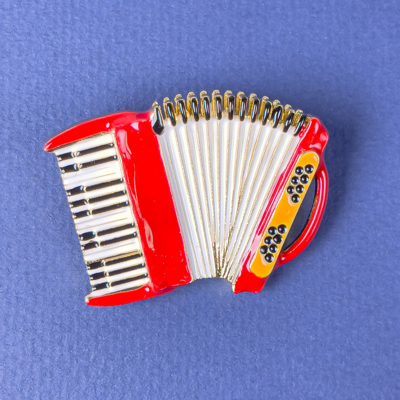 Brooch Harmonica red white black enamel gold metal 42×31mm+