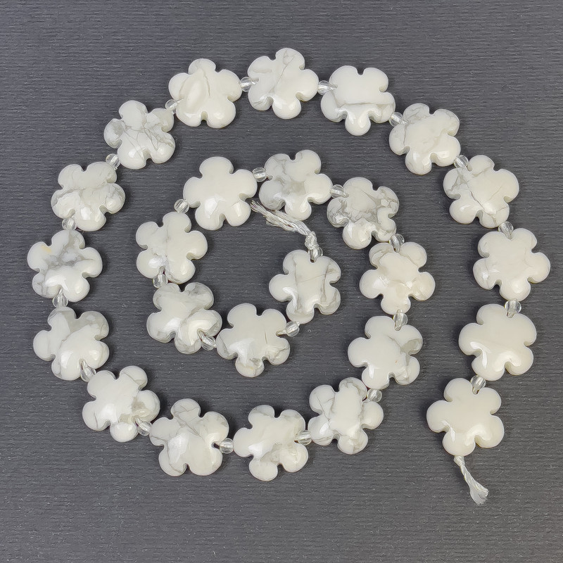 Howlite Beads in Flower Shape, natural stone, diameter 15×6 mm±, hole 1 mm±, bead diameter 3 mm, length 41 cm+