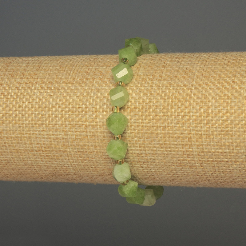 Chrysoprase Olivine Faceted Diamond-Shaped Bracelet, 7.5×6 mm diamonds, 3 mm beads+, stretchy 18 cm±