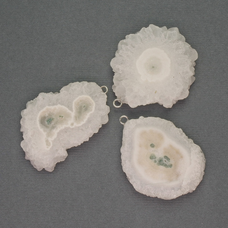 Pendant of Agate Slice with Druzy, 29x34mm, approx. 37mm length, assorted, silver metal