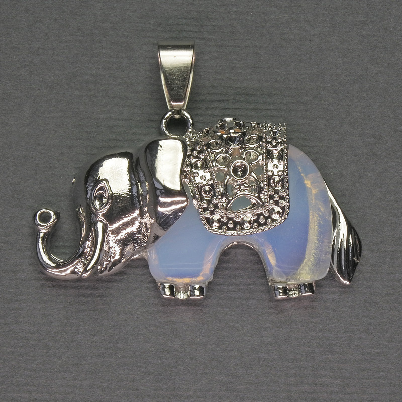 Pendant Elephant Moonstone 39×34 mm ± silver metal