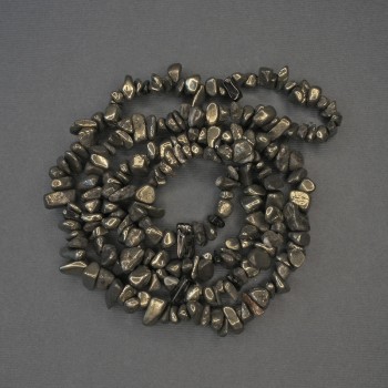 Pyrite Beads shard 6-9×3-6 mm on thread, length 76 cm+