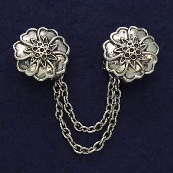 Brooch clip for cardigans, silver-toned metal, decorative part diameter 21 mm±, chain length 9 cm+
