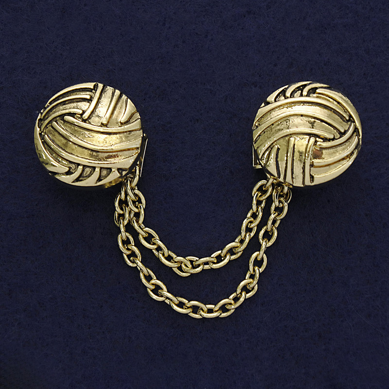 Brooch for cardigans, golden metal, diameter 20mm±, chain length 9cm+