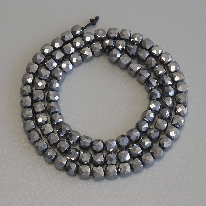 Terahertz Beads Faceted Cube, 4x4 mm, approx. 39 cm length on thread