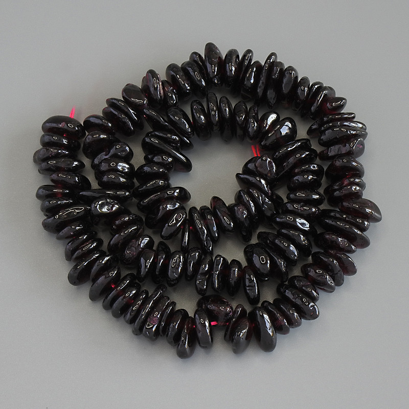 Garnet Beads Chip on Thread, 8-12×2-3 mm+- diameter, 40 cm+ length