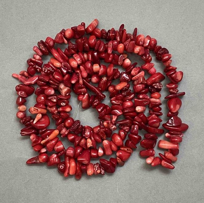Coral Chip Beads, size 8-18×3-4mm, 80cm+ length, on a thread