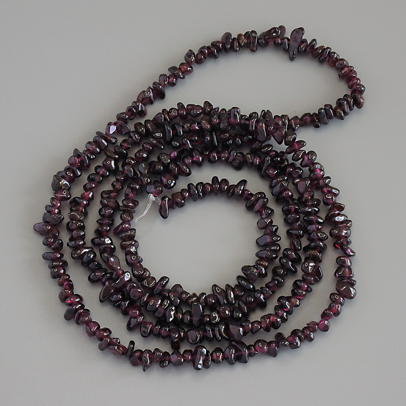 Garnet Beads Chip, diameter 3-7×2-3mm+-, length 80cm+- on fishing line