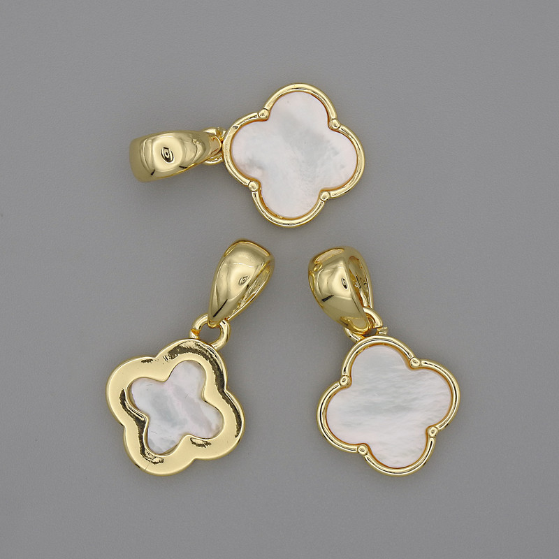 Pendant Mother-of-Pewter Shamrock 14x14mm+-, length 24mm+- gold-tone metal