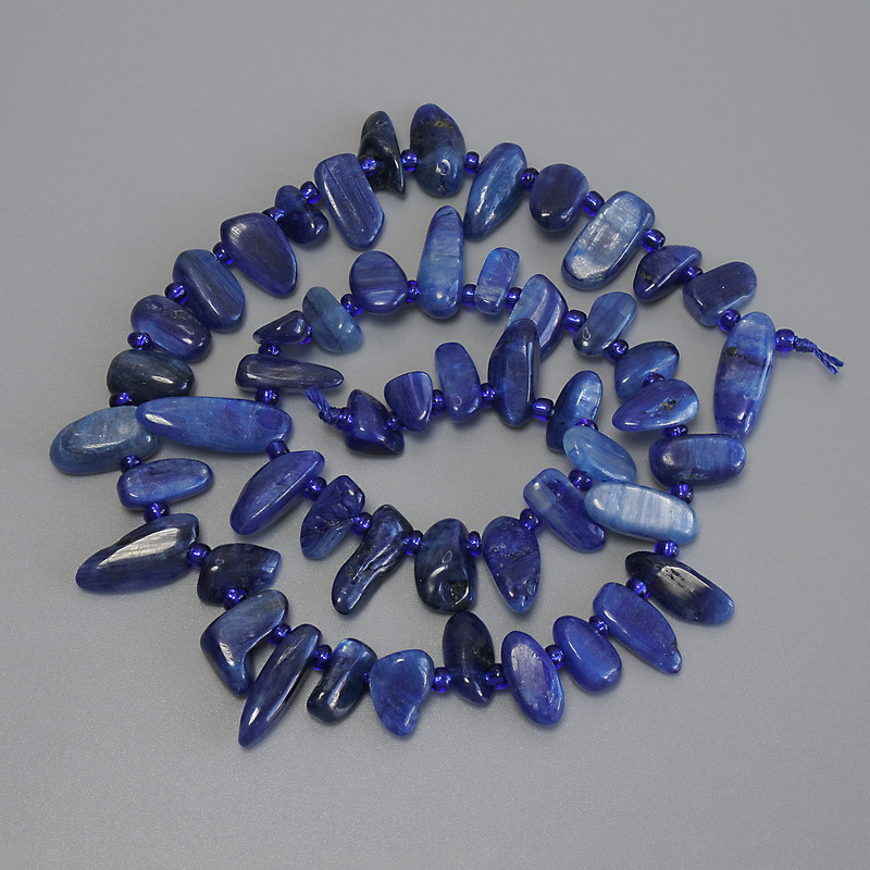 Kyanite Beads, Butterfly Chip, diameter 10-17×5-7 mm±, 3 mm+ seed beads, thread length 39 m±