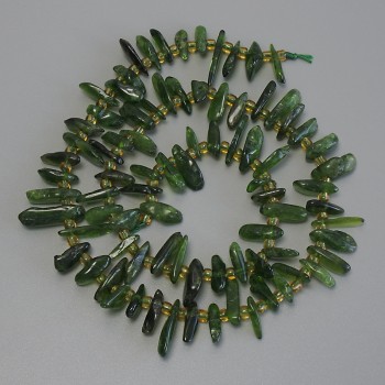 Diopside Chip Beads, 11-15×1-2, 5mm+/- beads 3mm+-, length 39m+/- on thread