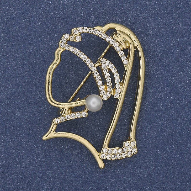 Brooch: Girl with Pearl Earring White Crystals Gold-Tone Metal 39×29mm+
