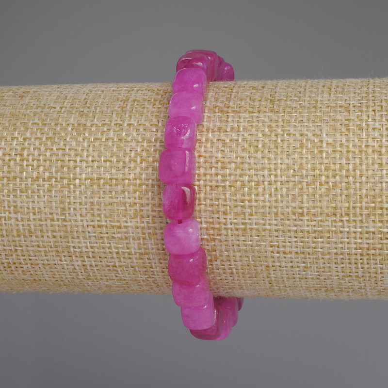 Turquoise? Wait: no. It's Tourmaline cube bracelet, diameter 7mm+-, length 18cm+- stretch