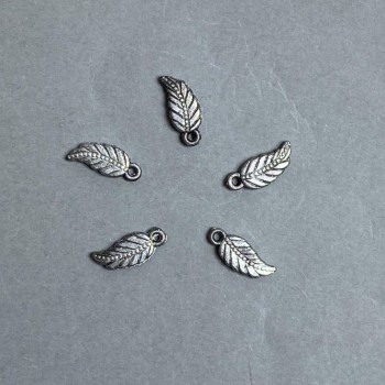 CLEARANCE! Packaging 0.5 kg Findings pendant Leaf plastic color dark silver, dimensions 17x7x3mm± hole diameter 2mm+