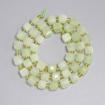 Chrysoprase Beads Faceted Cubes 6x6mm+- Seed Beads 3mm+- on Thread 37cm+-