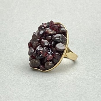 Bead Fragment Garnet Stud on Smooth Setting 30x26mm± golden metal