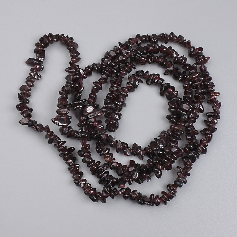 Garnet Beads Chip, 4-6×2-3 mm diameter, 78 cm length on fishing line